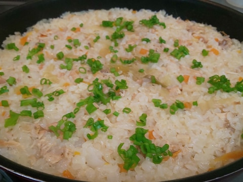 鶏濃厚スープで簡単‼️フライパンピラフ